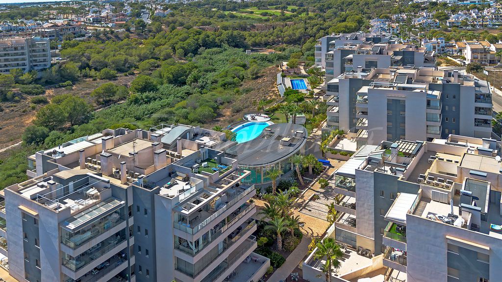 Property photo 2 of 31