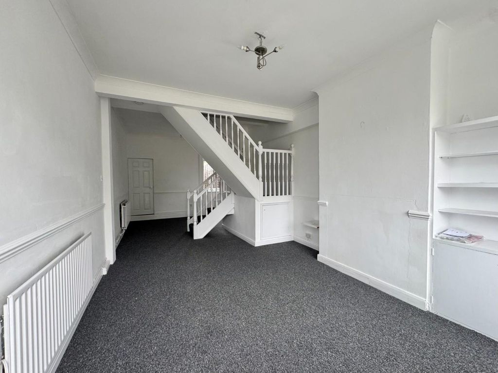 Property photo 2 of 11 2