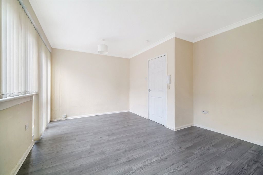 Property photo 3 of 15 Living Room