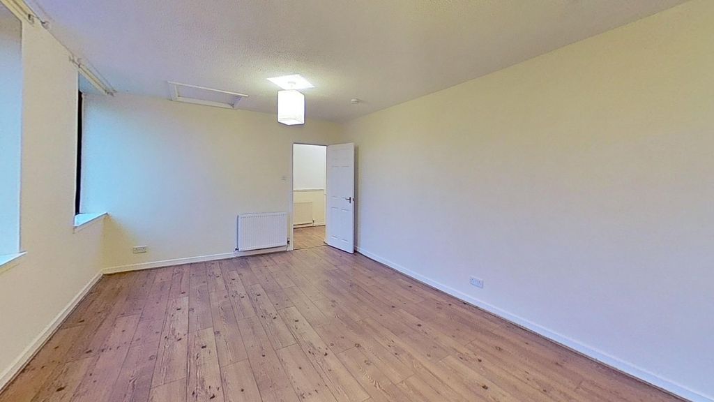 Property photo 3 of 11 Photo 3