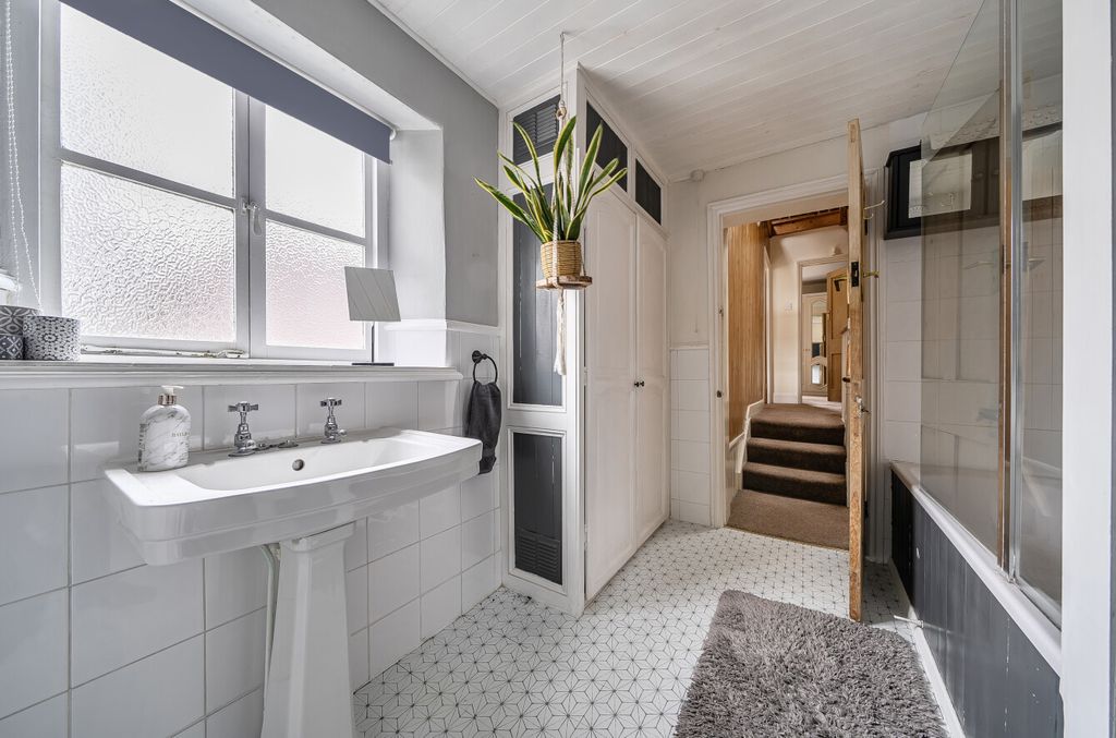 Additional image 14 of 2 bed end terrace house for saleRectory Place, Hawkwood Lane, Chislehurst, Kent BR7