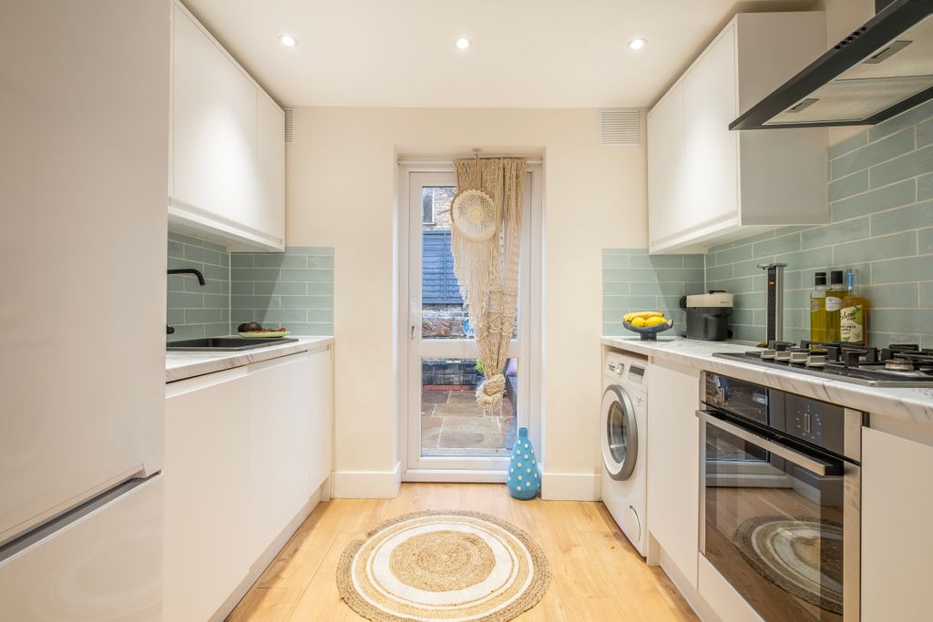 Property photo 3 of 18 3