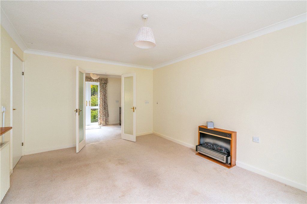 Property photo 2 of 14 Sitting Room