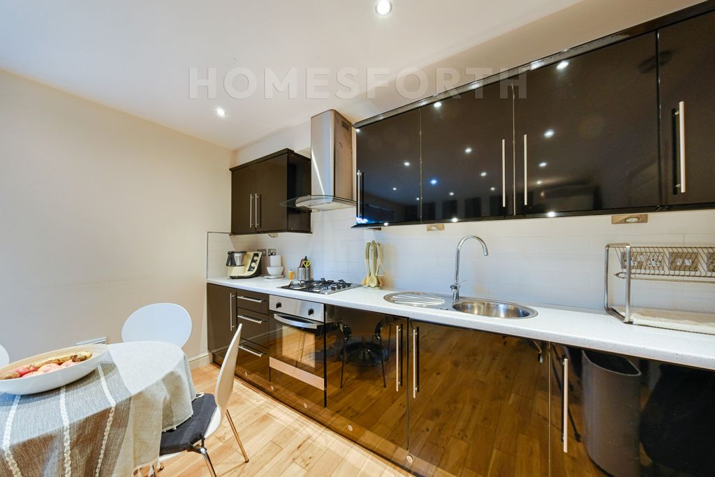 Property photo 2 of 6 Photo 3