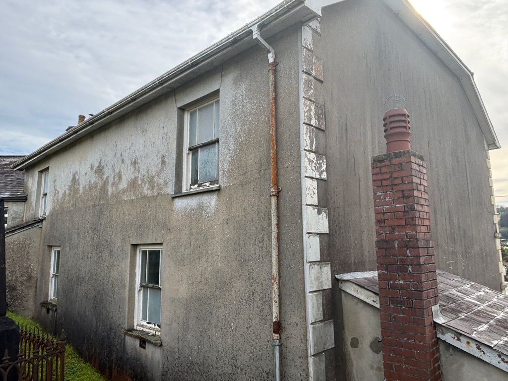 Property photo 3 of 8