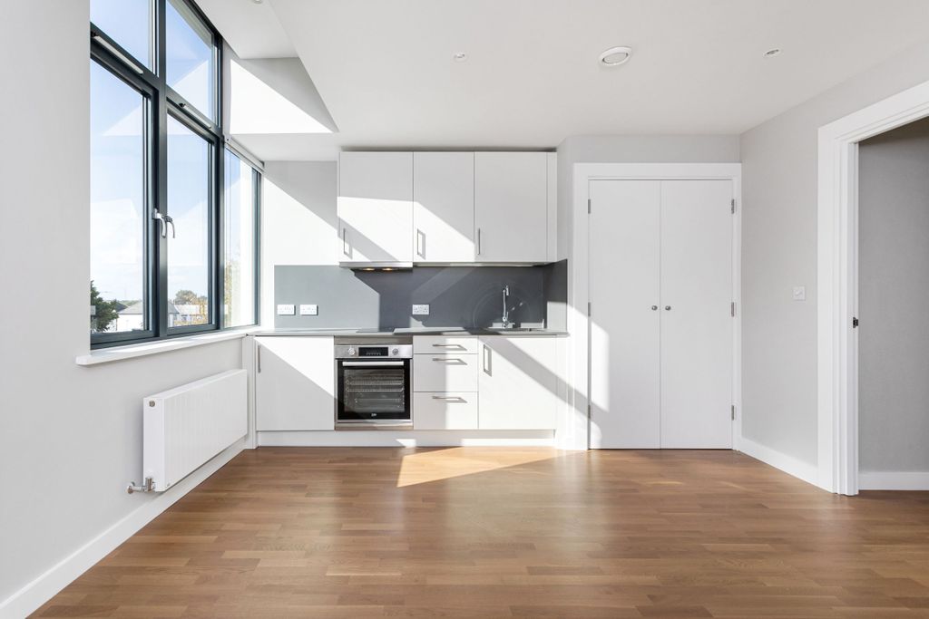 Property photo 2 of 10 Living_Room