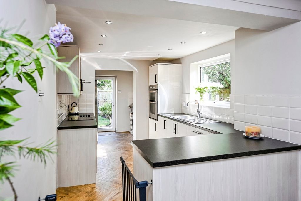Property photo 3 of 20 Pbox-Img.Jpg