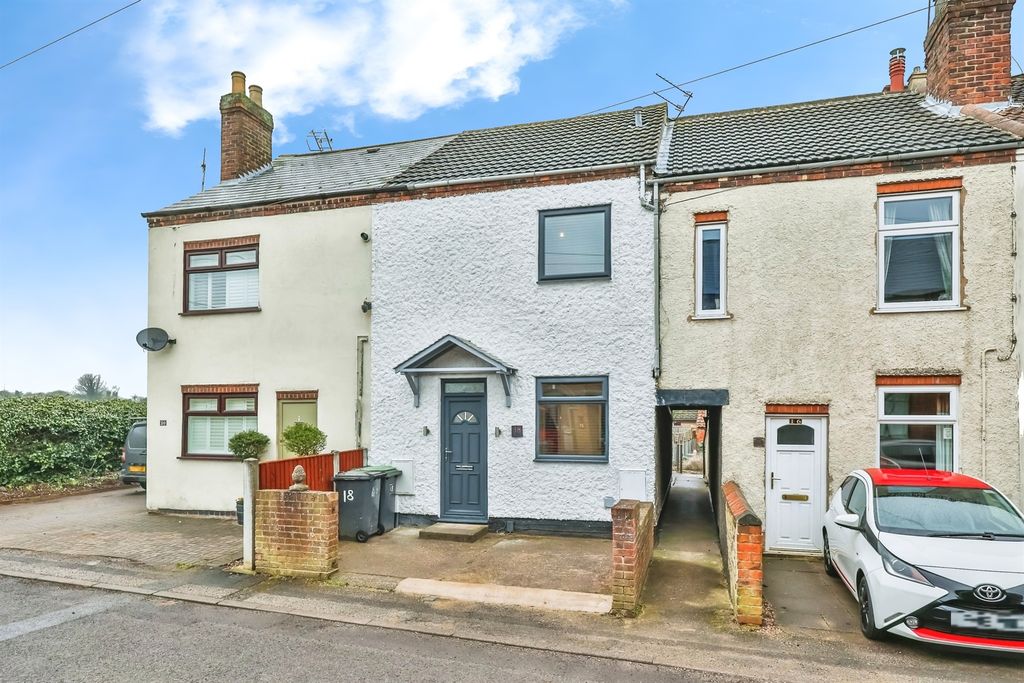 Property photo 1 of 17