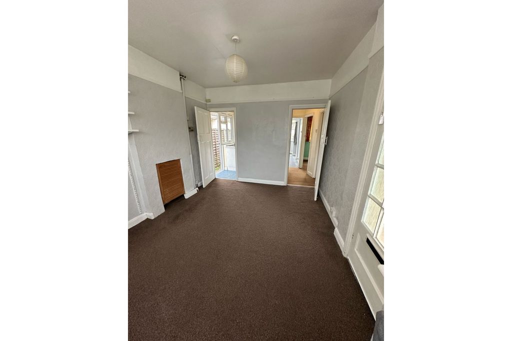 Property photo 3 of 14 Living Room