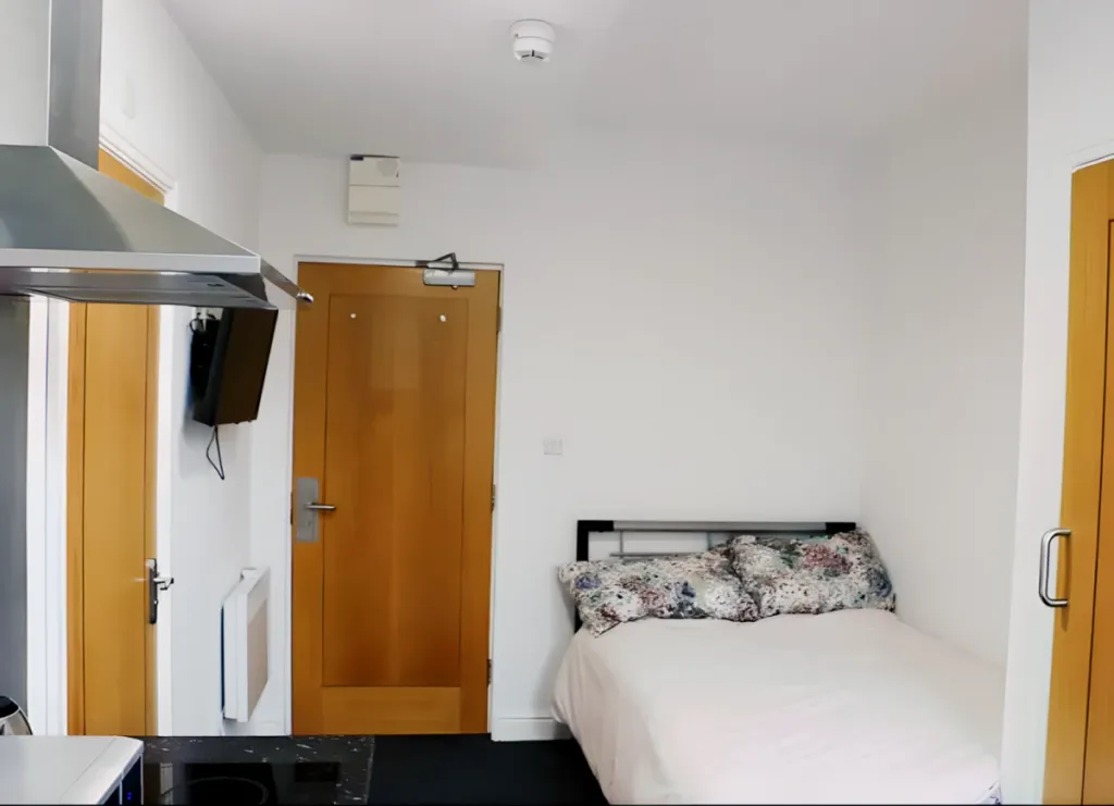 Property photo 2 of 41
