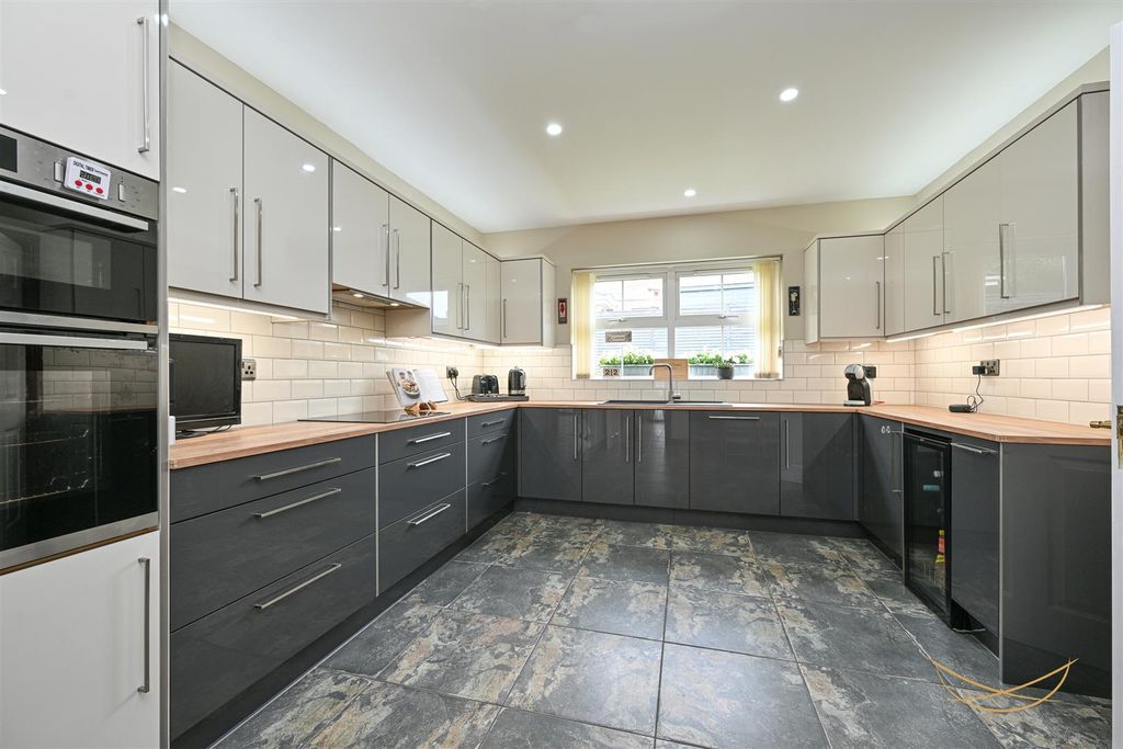 Additional image 16 of 4 bed detached house for saleDermont Crescent, Newtownabbey BT36