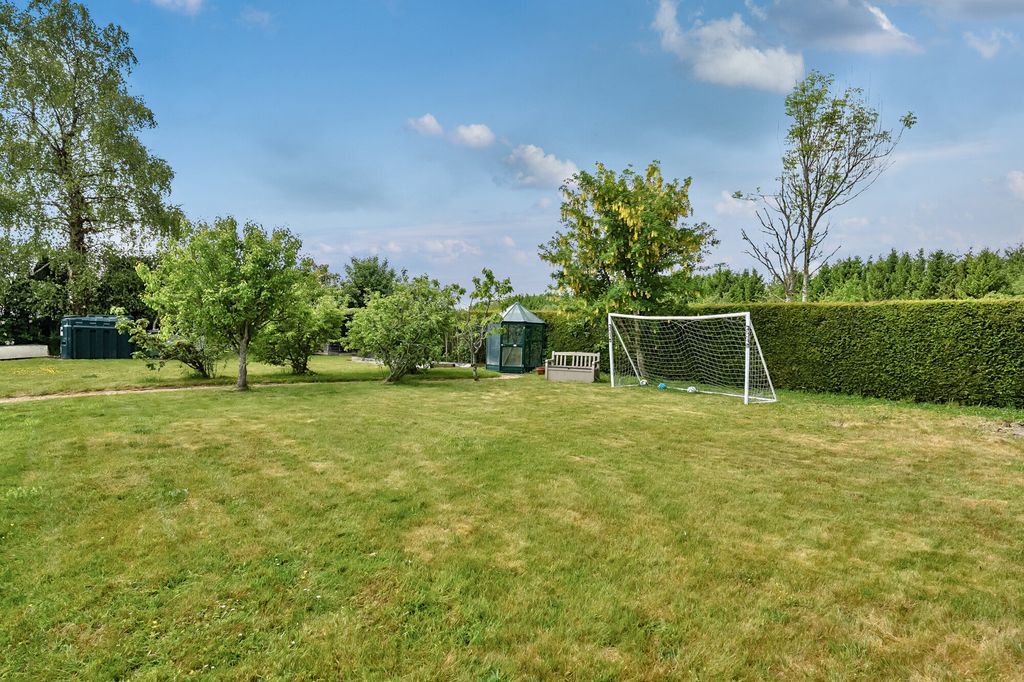 Property photo 2 of 24