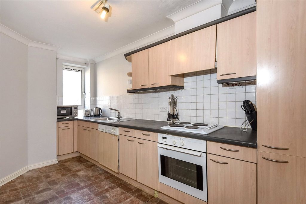 Property photo 3 of 8 Picture No. 06