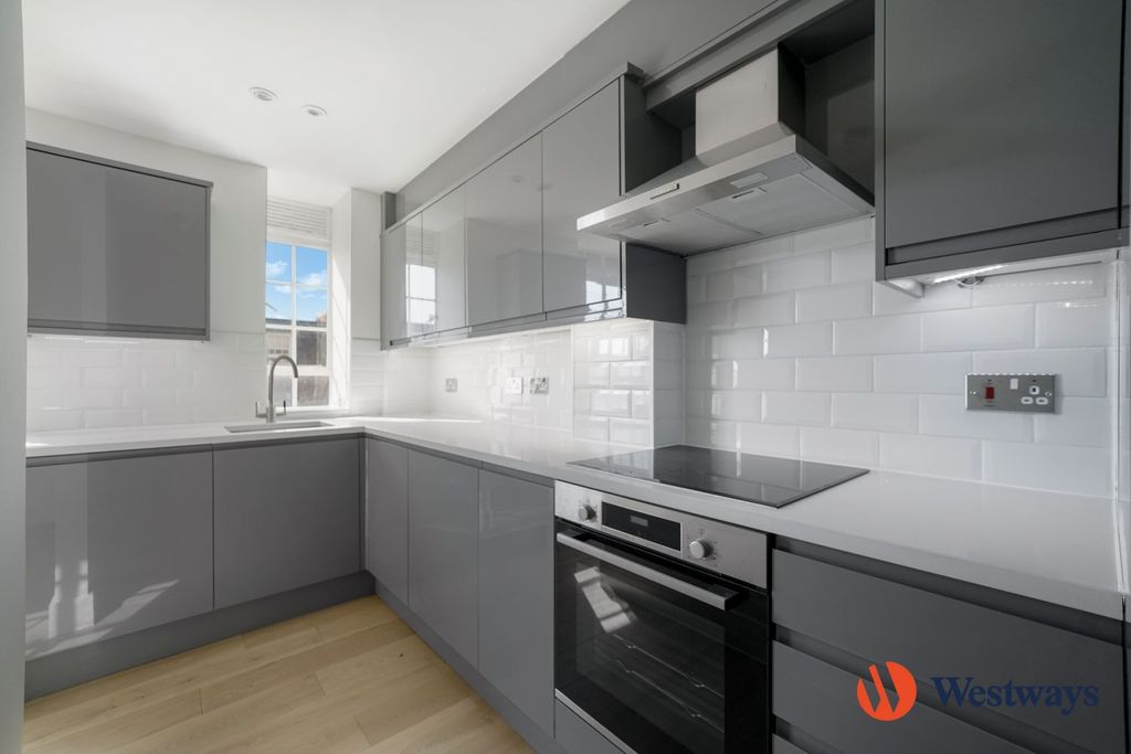 Property photo 1 of 11 Kitchen
