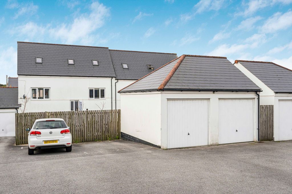 Property photo 3 of 26