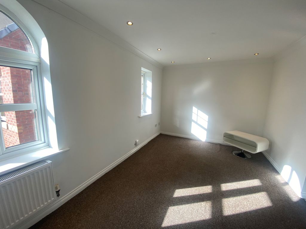 Property photo 2 of 7 Living Room