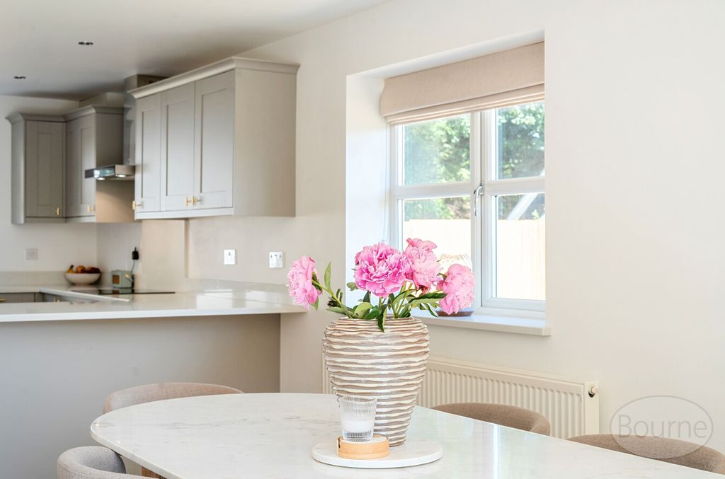 Property photo 3 of 19 Edf106A7-929E-441...