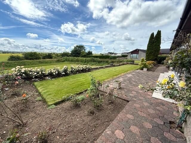 Property photo 3 of 38