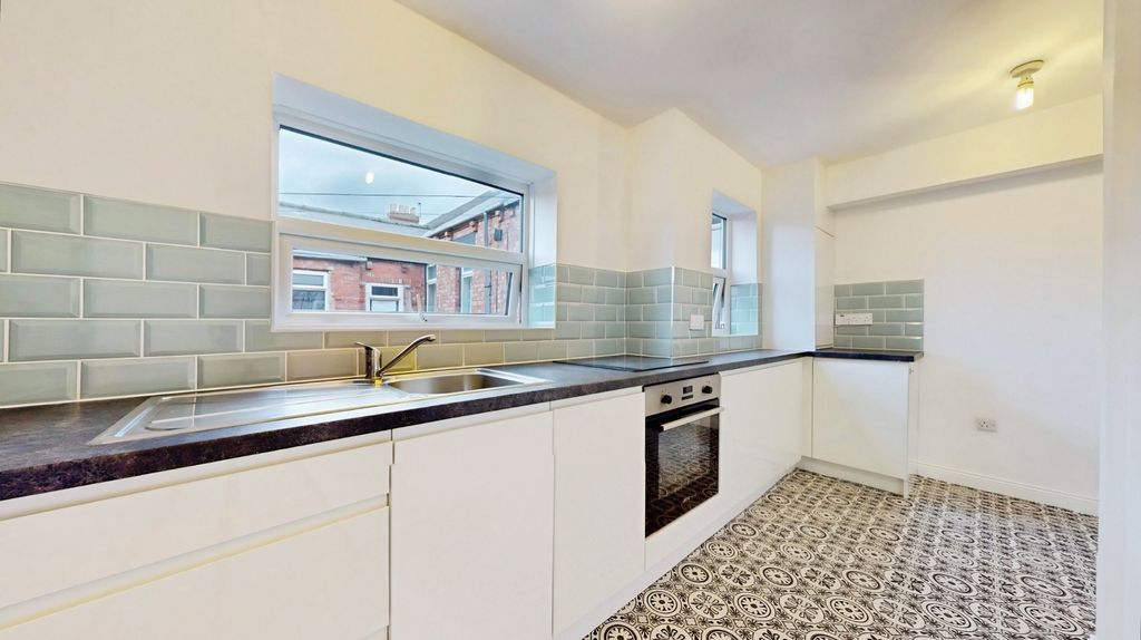 Property photo 2 of 21 4797321