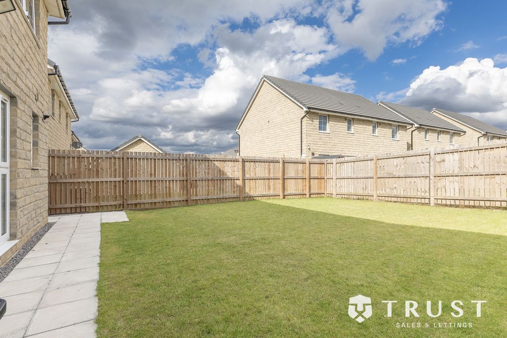 Property photo 2 of 43