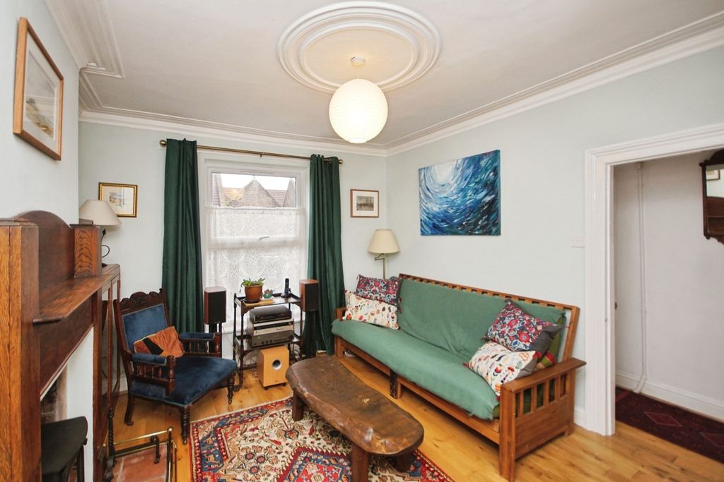Property photo 2 of 16 Photo