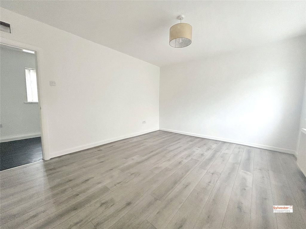 Property photo 3 of 12 Picture No. 08