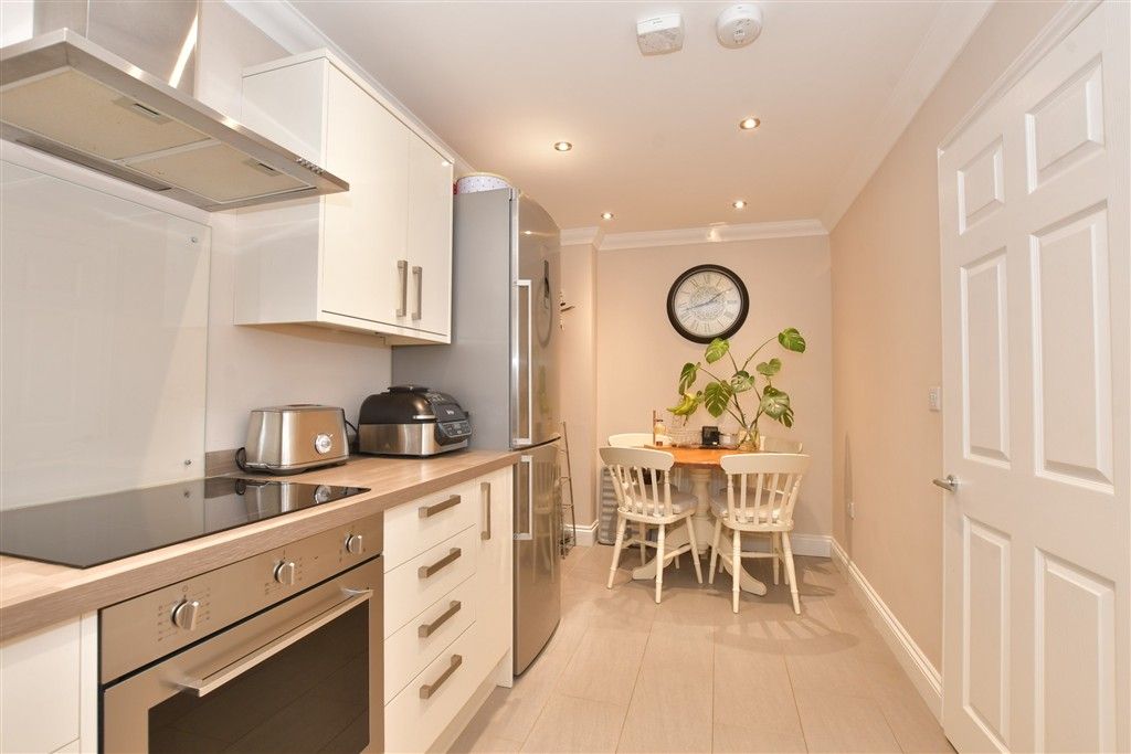 Property photo 1 of 12 Kitchen/ Dining Room