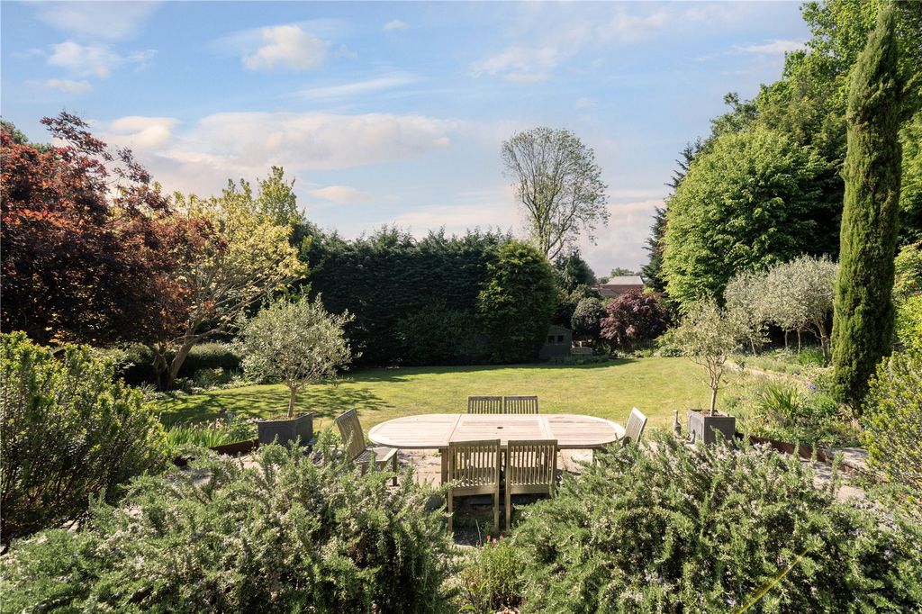 Property photo 2 of 15 Garden