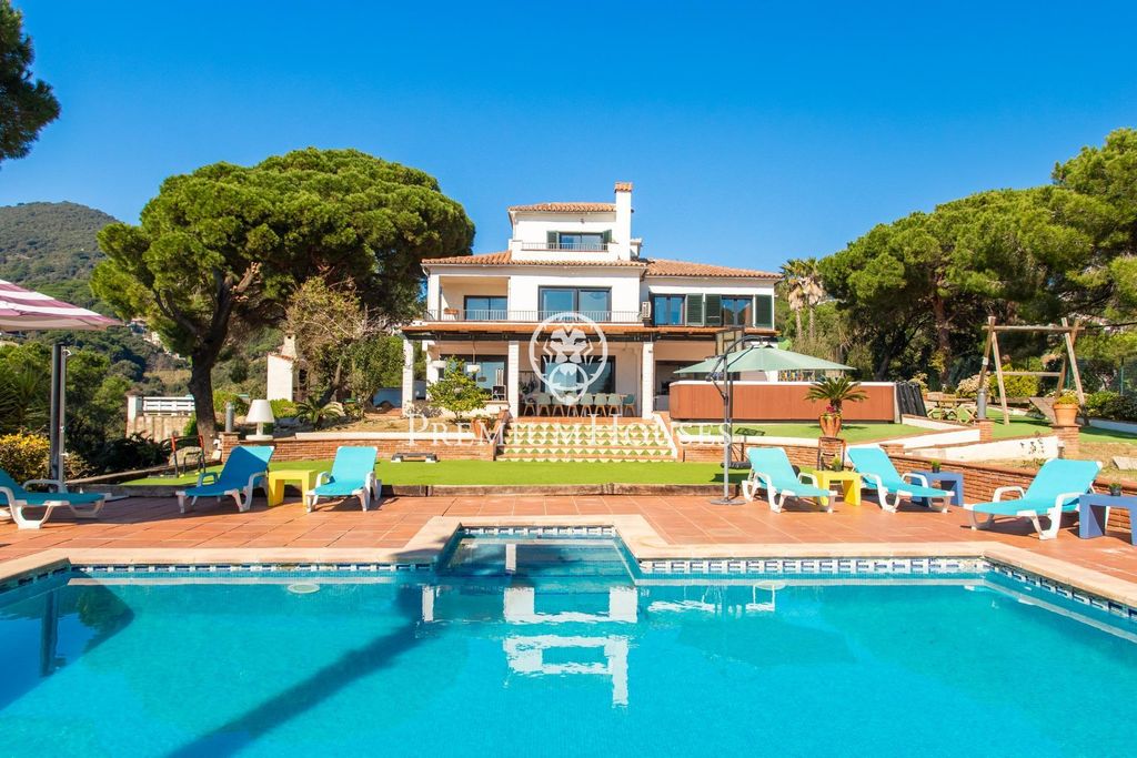 Property photo 1 of 53