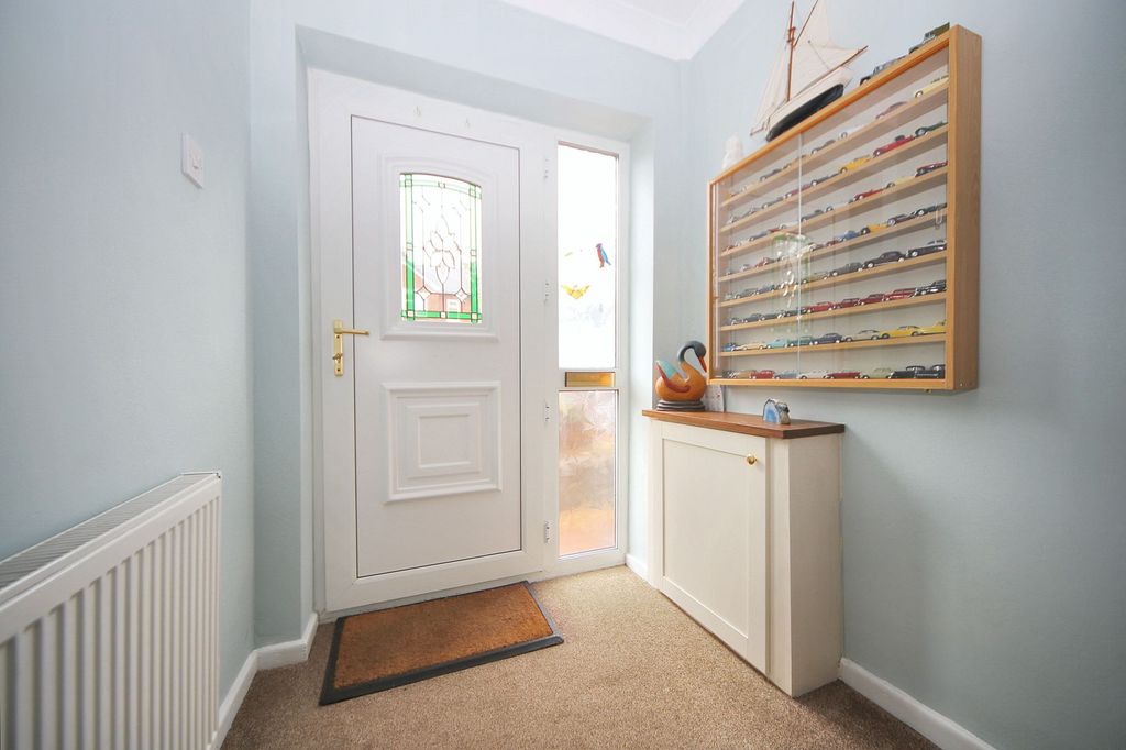 Property photo 3 of 25