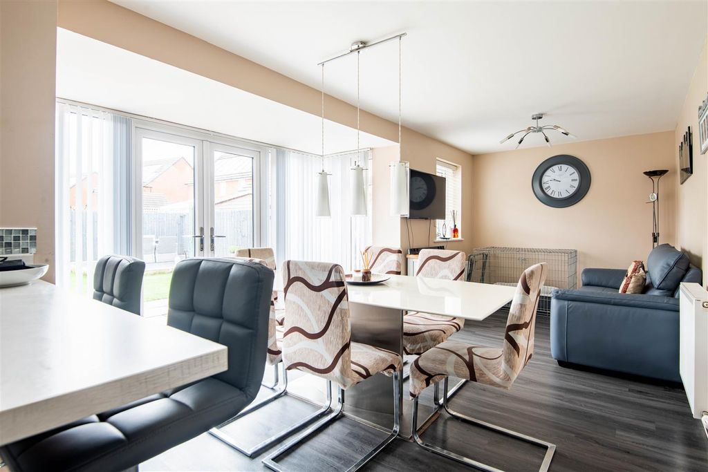 Property photo 3 of 29 Dining / Family Room