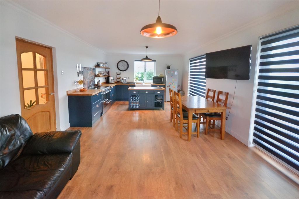 Additional image 7 of 4 bed detached bungalow for saleWaterston Road, Milford Haven SA73