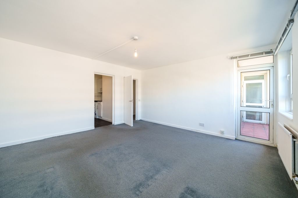 Property photo 2 of 9 Stangate 18 (03 O...