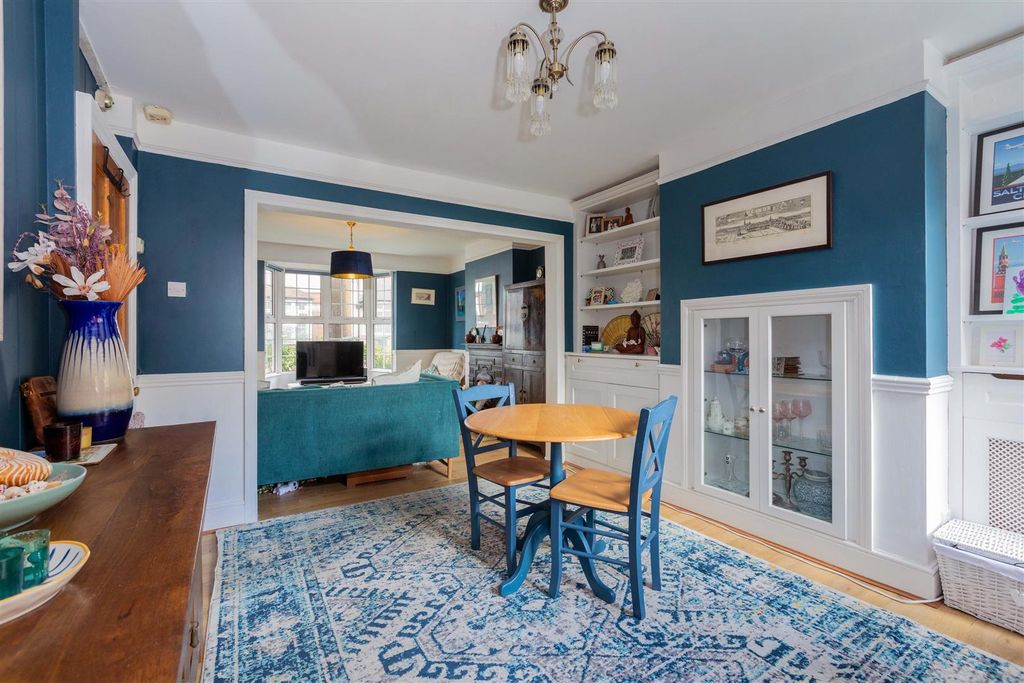 Property photo 2 of 20 4 Furze Road-8.Jpg