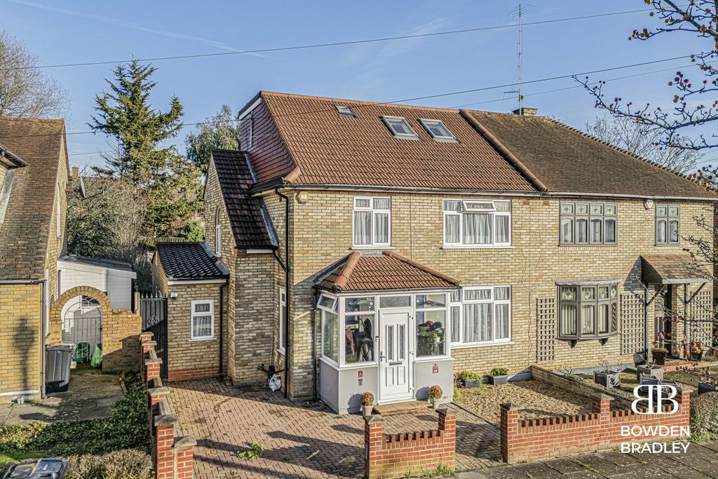 Property photo 1 of 28