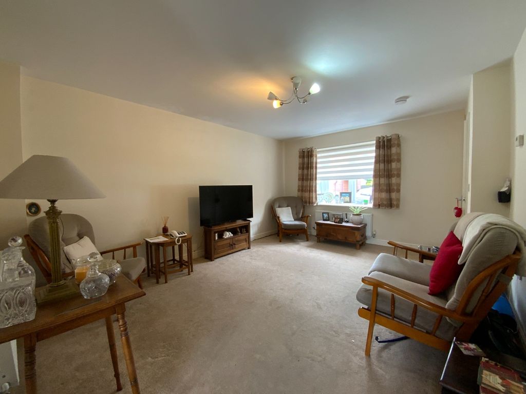 Property photo 3 of 13 5176183
