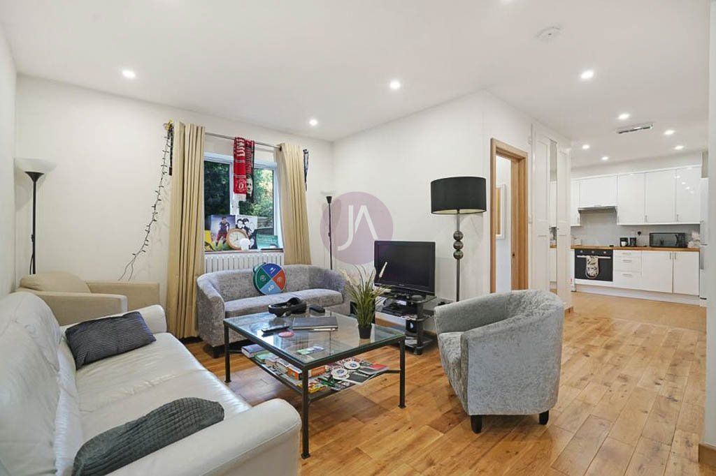 Property photo 2 of 11 Picture No. 24