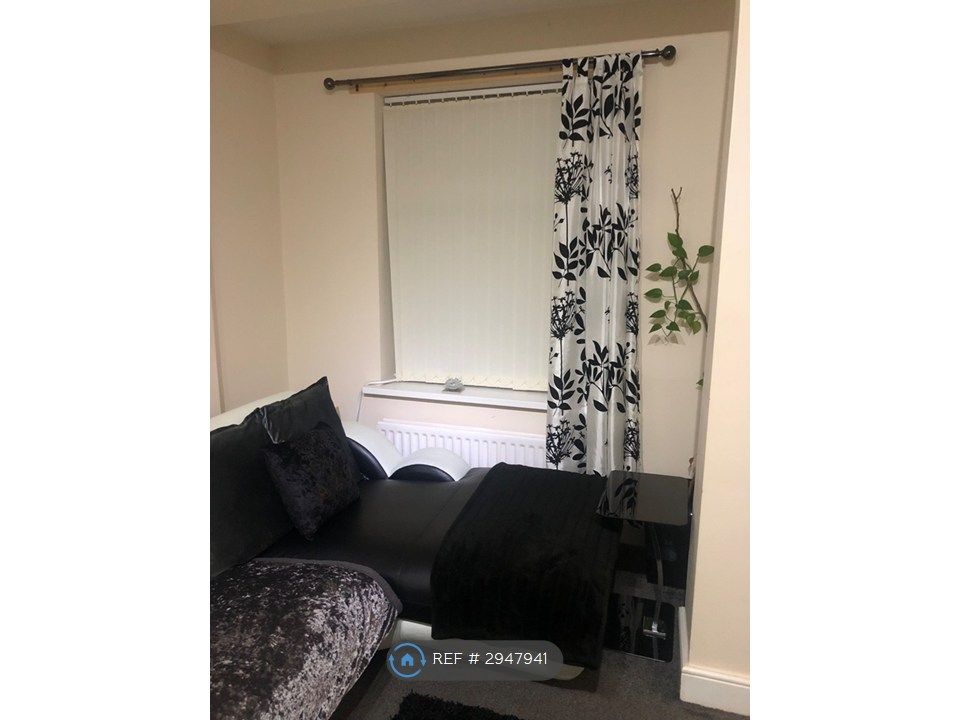Property photo 1 of 32