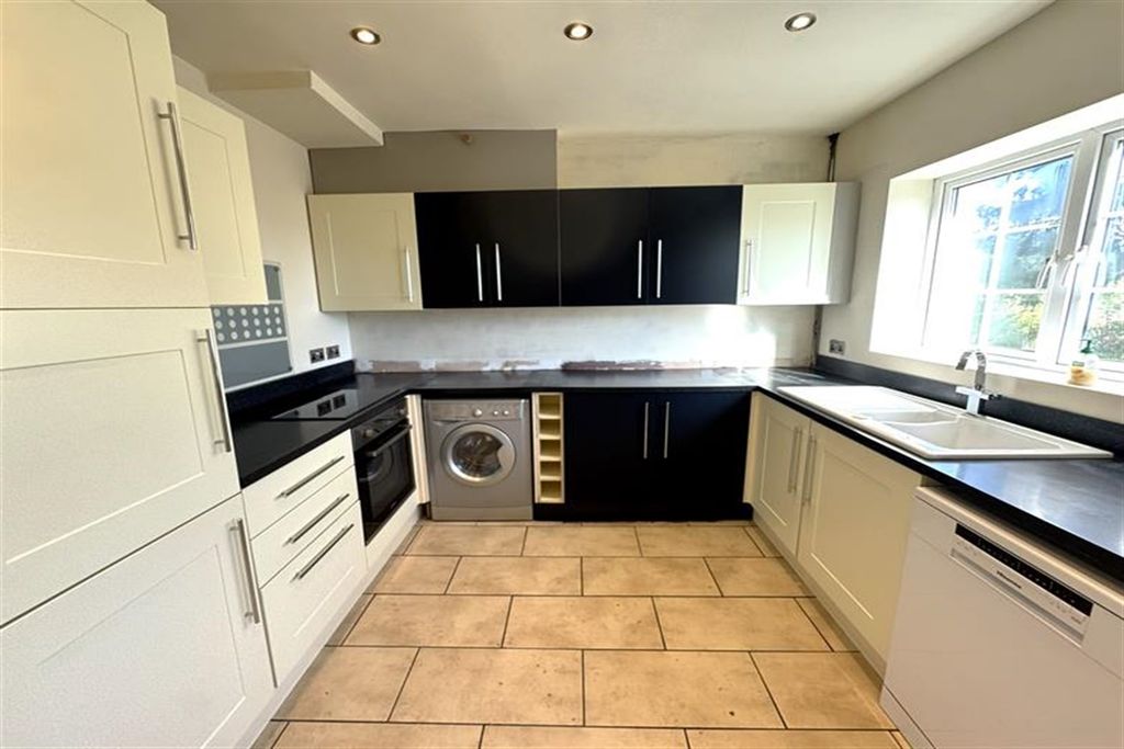 Property photo 3 of 13 (Main)