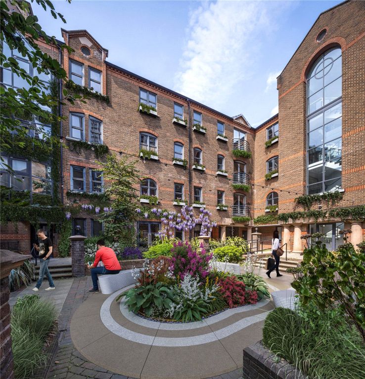 Property photo 1 of 14 Courtyard