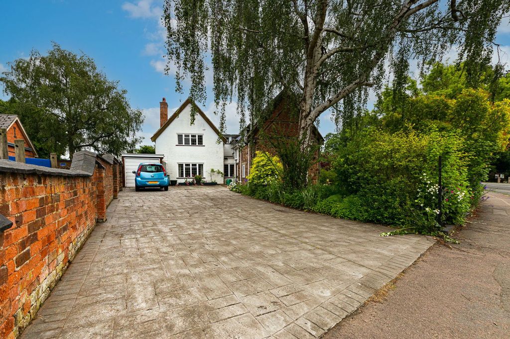 Property photo 3 of 37