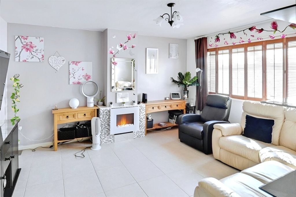 Property photo 3 of 10 Picture No. 08