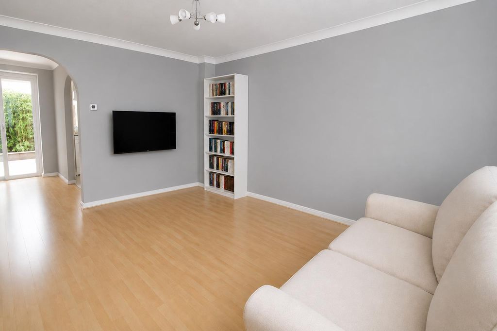 Property photo 3 of 15