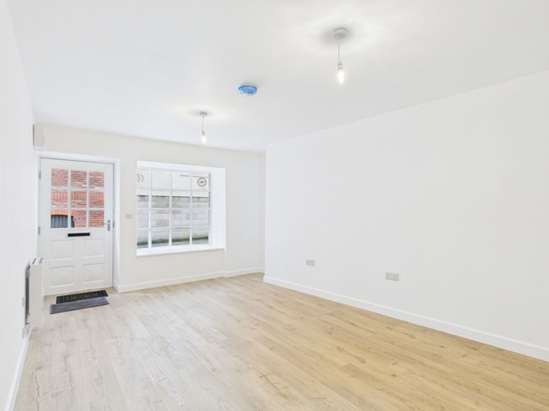 Property photo 2 of 16 Photo 9