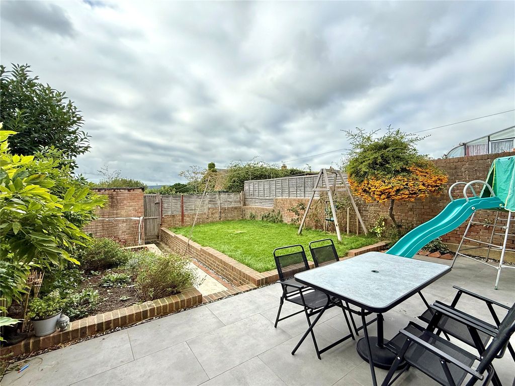 Property photo 3 of 23 Picture No. 11