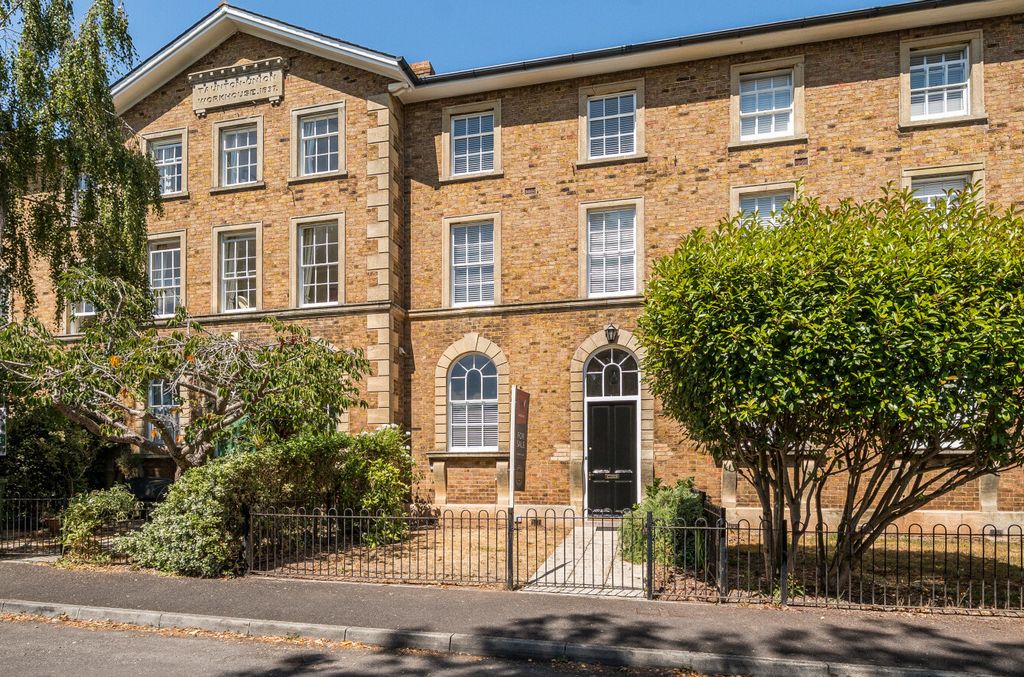 Property photo 2 of 14 1500307-7-19Fb823...