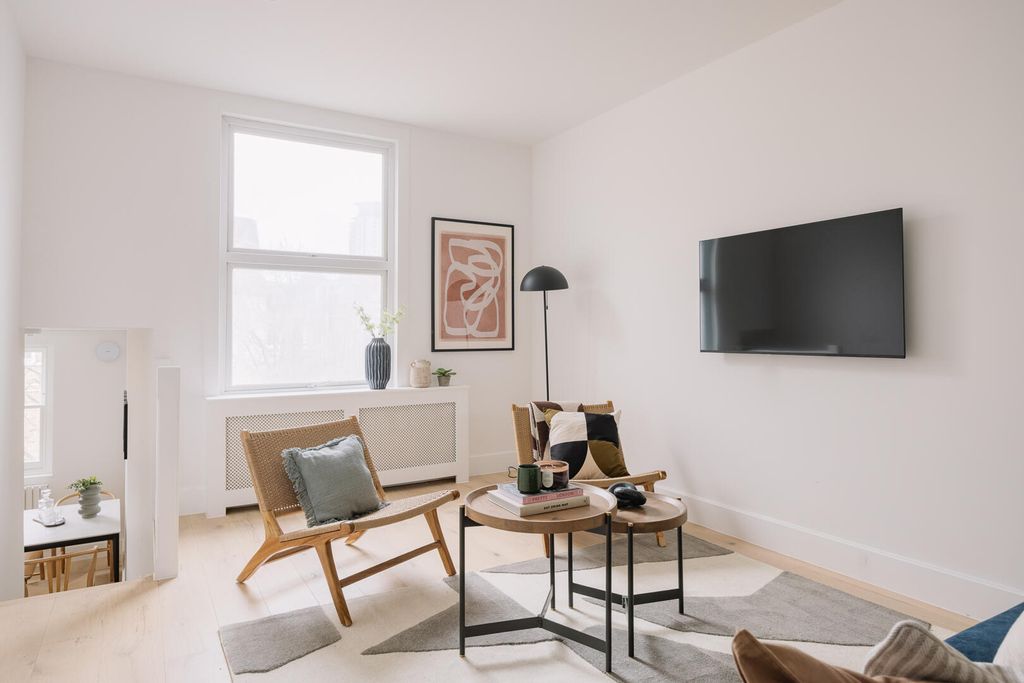 Property photo 1 of 11 31 Warwick Road - Flat 6 © Amy Hunter Photography(