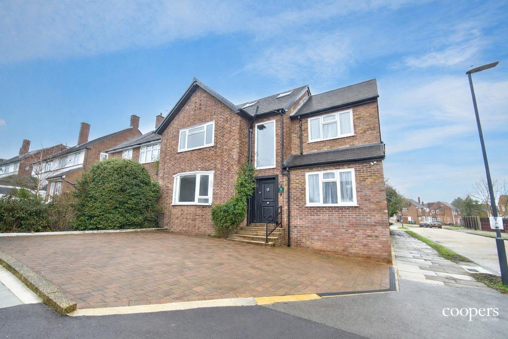 Property photo 1 of 19 External