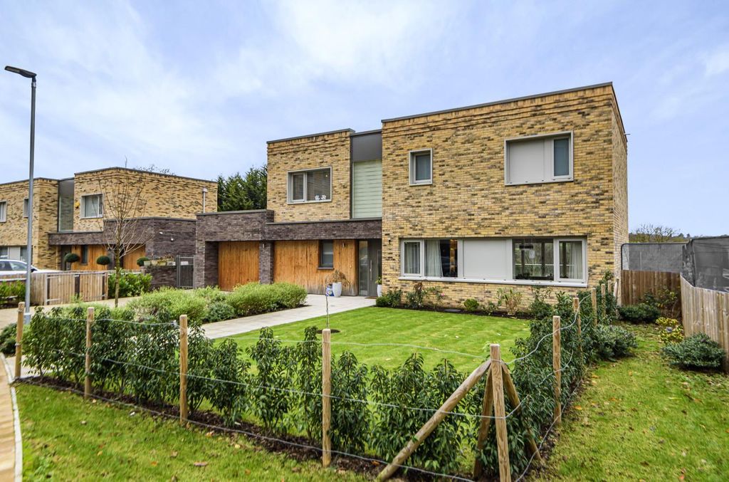 Property photo 1 of 14 Davidson Frost-Wellings, Cornforth Lane, Mill Hill