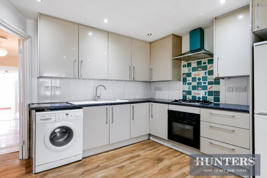 Property photo 3 of 16 Vicarage Farm Road, -1.Jpg